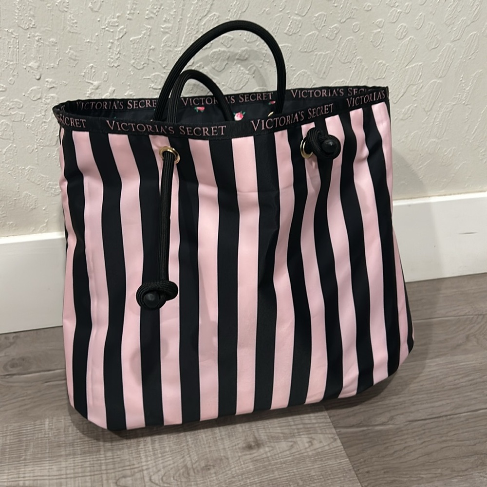 VICTORIA SECRET | Women’s Reversible Tote
